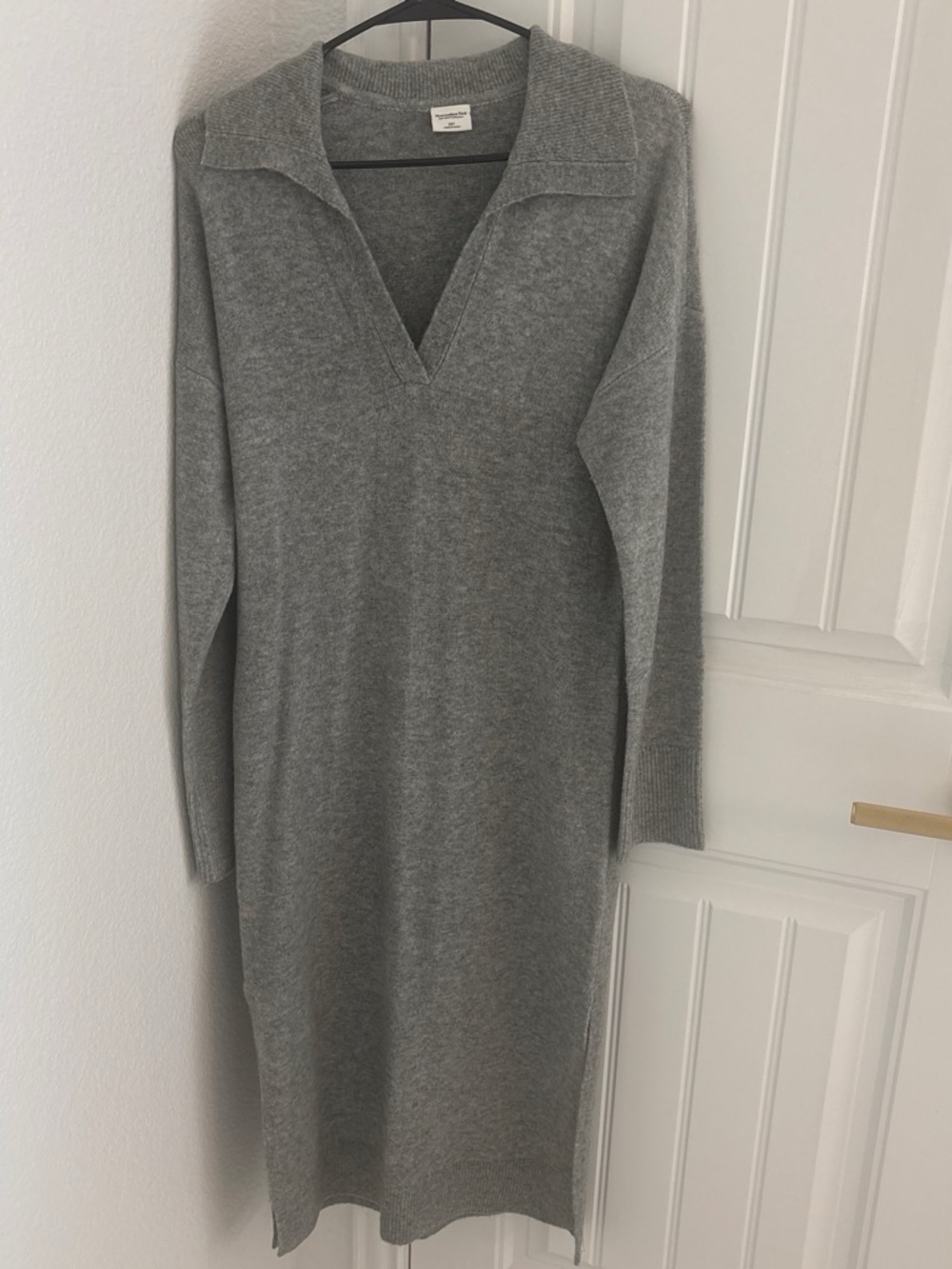 Abercrombie & Fitch Grey Long-Sleeve Collared V-Neck Knit Dress